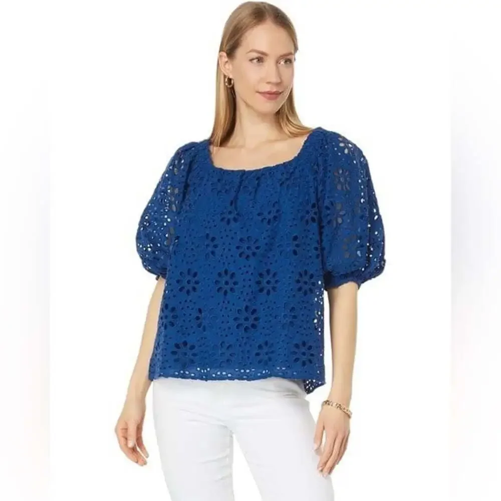 Lilly Pulitzer Kerrigan Size XL Oyster Bay Navy Elbow Sleeve Flower Eyelet Top